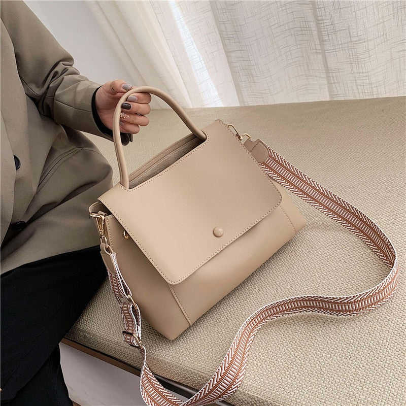 Women's Large Capacity PU Shoulder Messenger Bag - Elegant Retro Tote Handbag