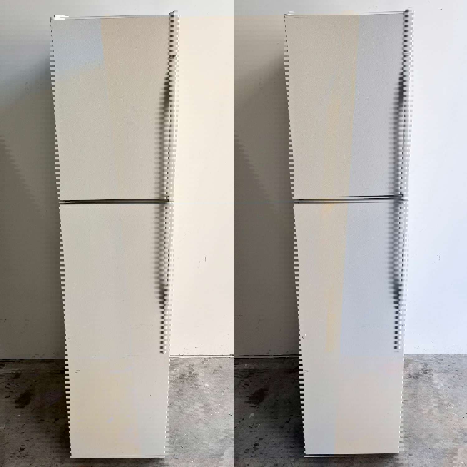 Kenmore Top and Bottom Refrigerator with Ice Maker