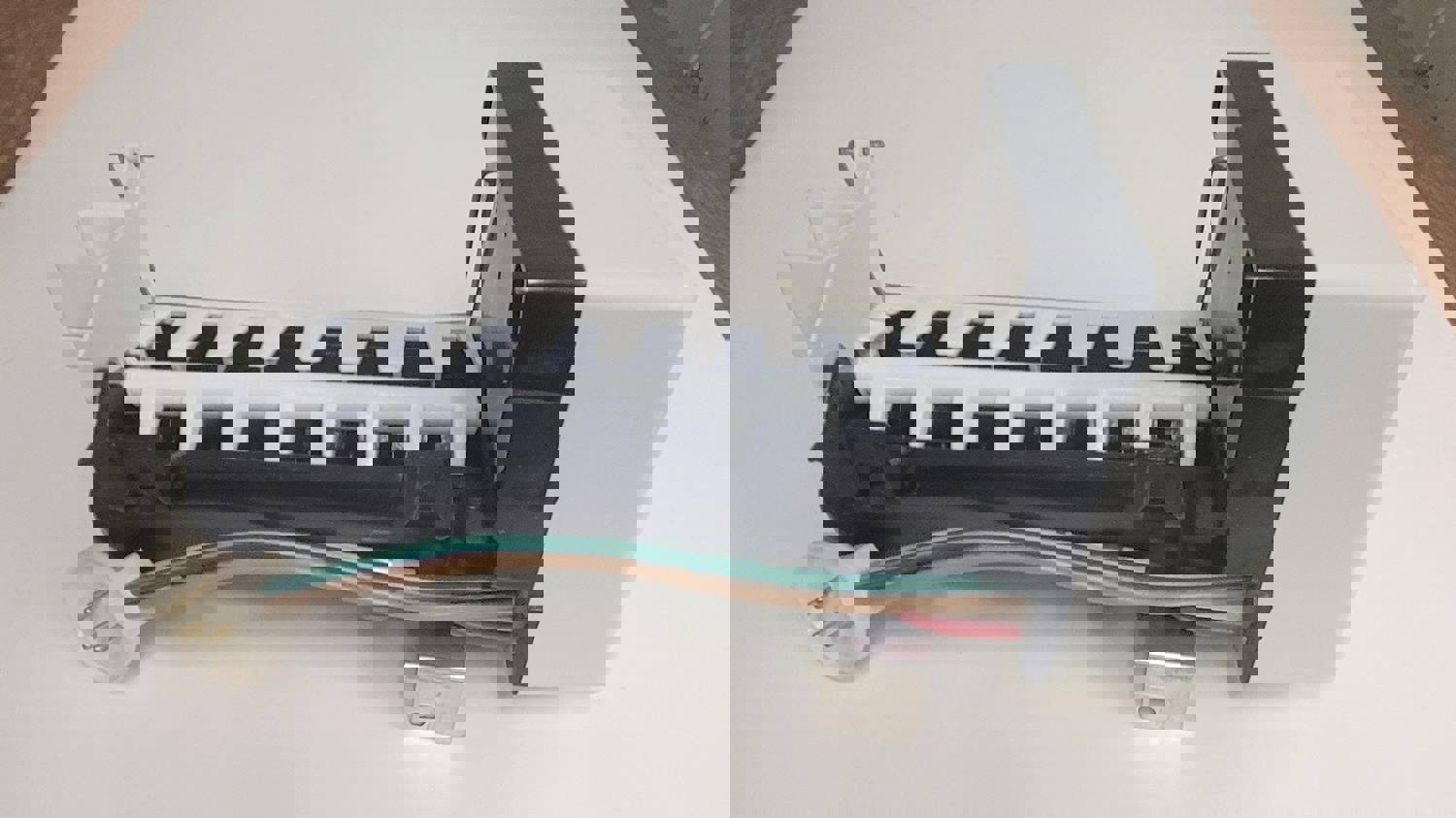 Whirlpool OEM Refrigerator Ice Maker R8069