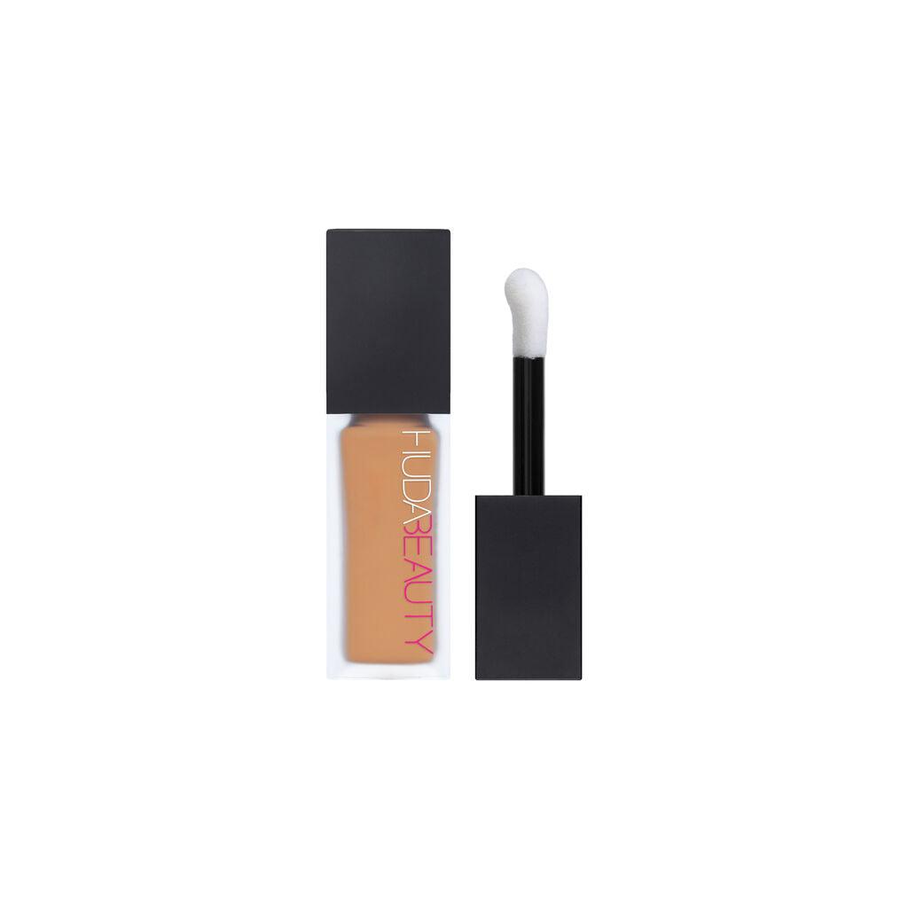 HUDA BEAUTY #FAUXFILTER LUMINOUS MATTE BUILDABLE COVERAGE CREASE PROOF CONCEALER (Caramel Corn)