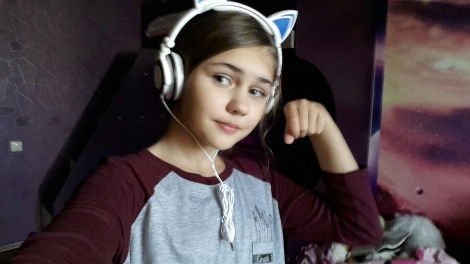 LED Cat Ear Headphones - Fun and Stylish Audio Experience