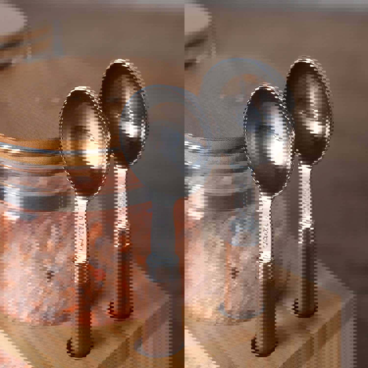 KKC Glass Food Jars with Bamboo Lids, Airtight Spice Canisters Set with Rack and Scoop, 800ML