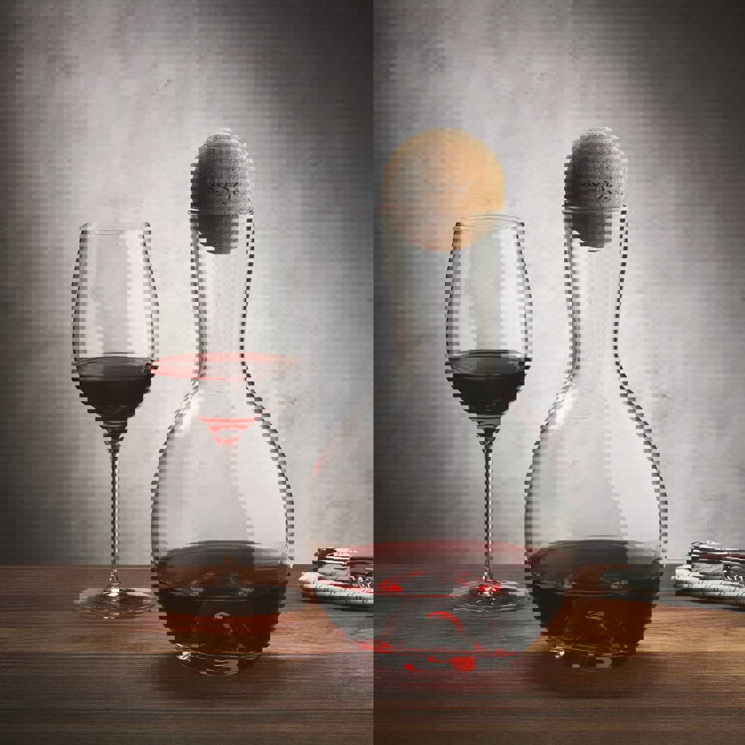 Vintage Wine Decanter with Cork Stopper - Elegant Lead-Free Crystal Design