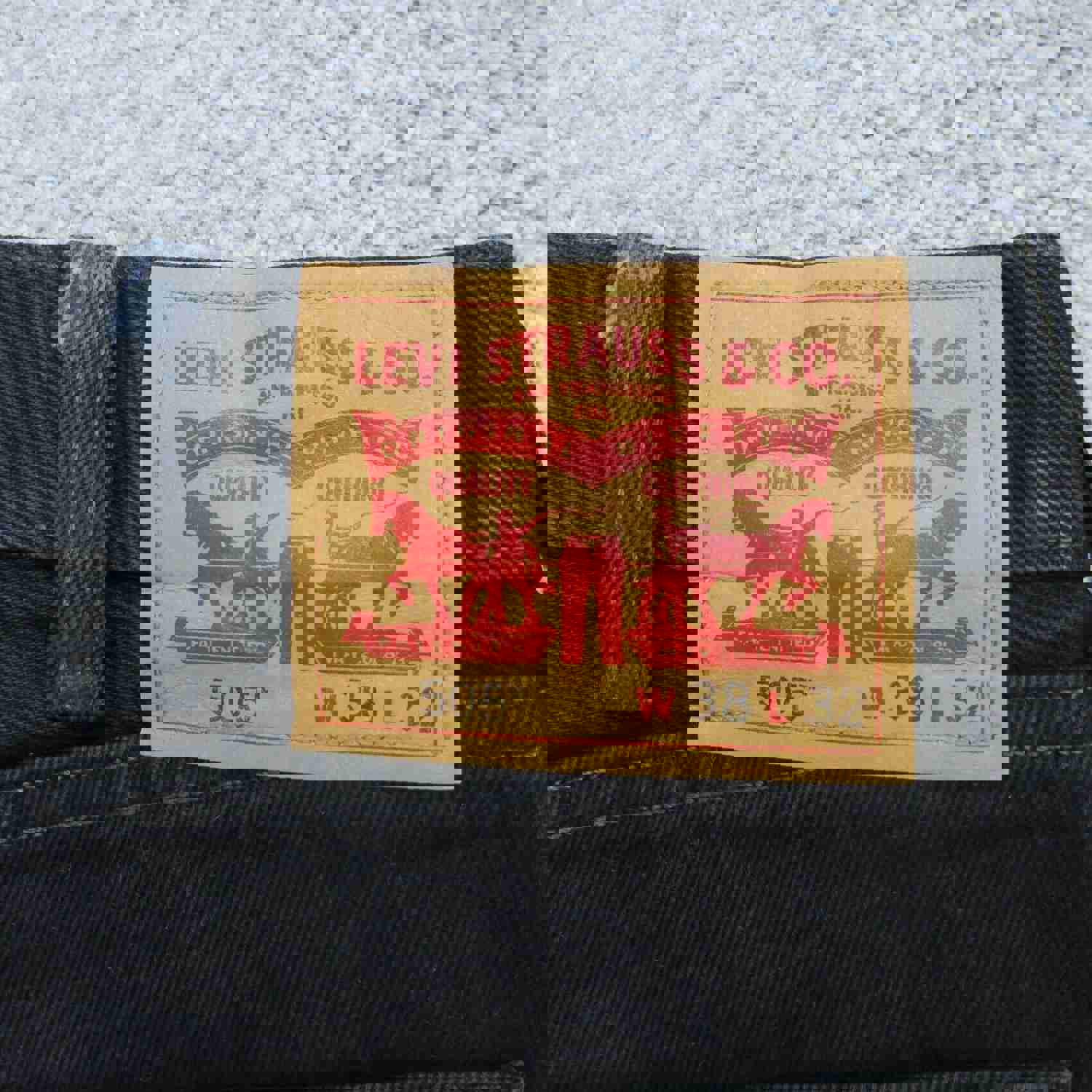 Levis Men's Black Straight Leg Jeans W38XL32 Lightweight Outdoor