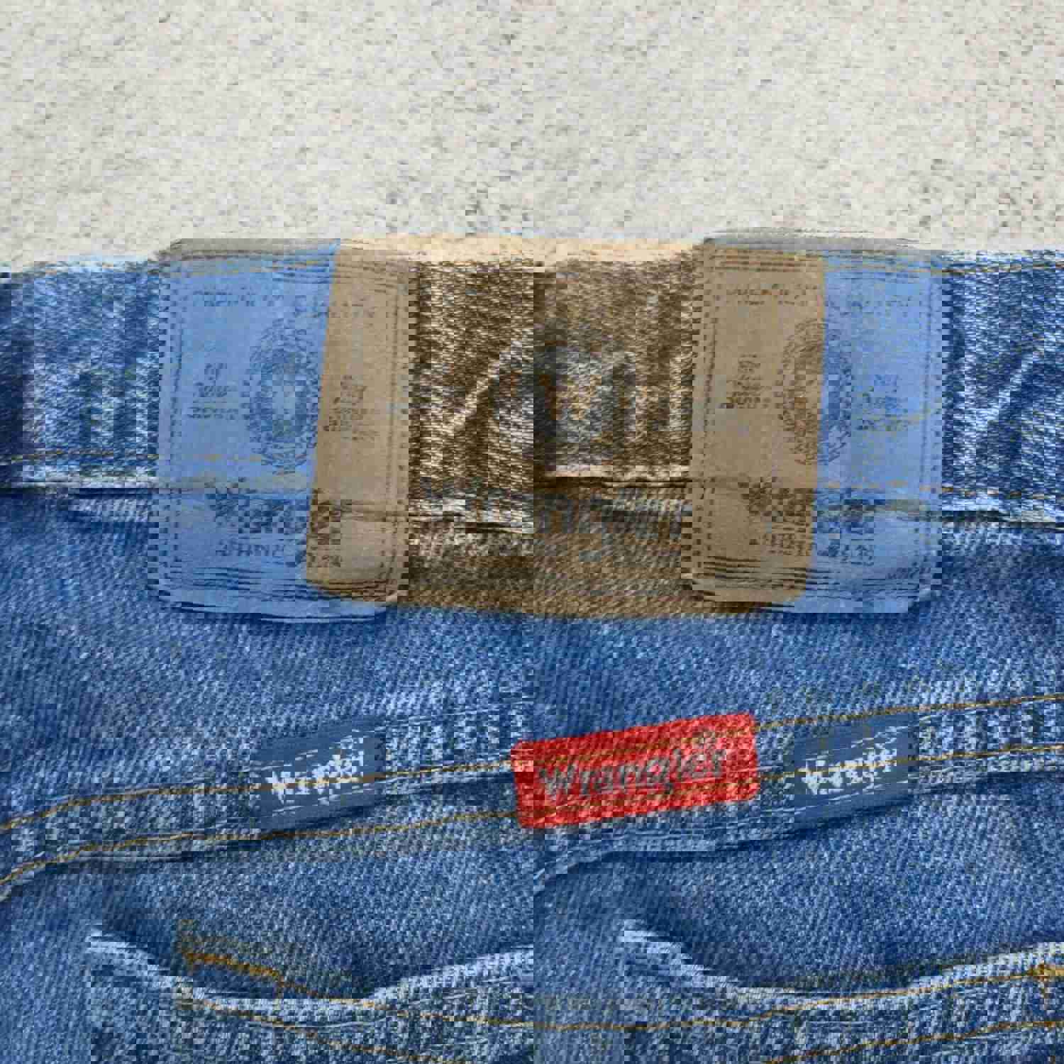 Wrangler Men's Blue Straight Leg Jeans - W30XL30, Lightweight & Mid Rise
