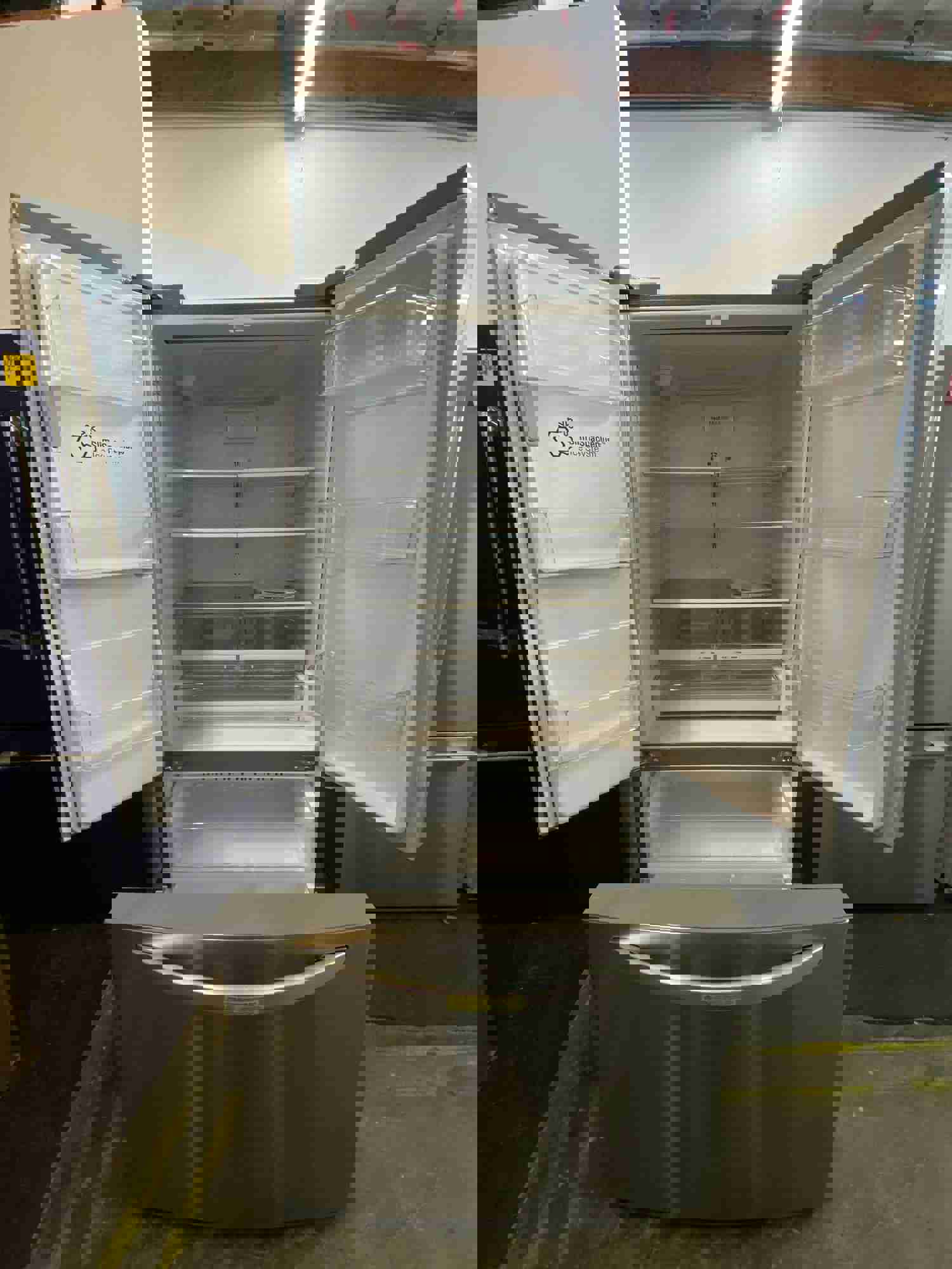 LG LRFXS2503S 33 Inch Smart French Door Refrigerator with 24.5 Cu. Ft. Capacity