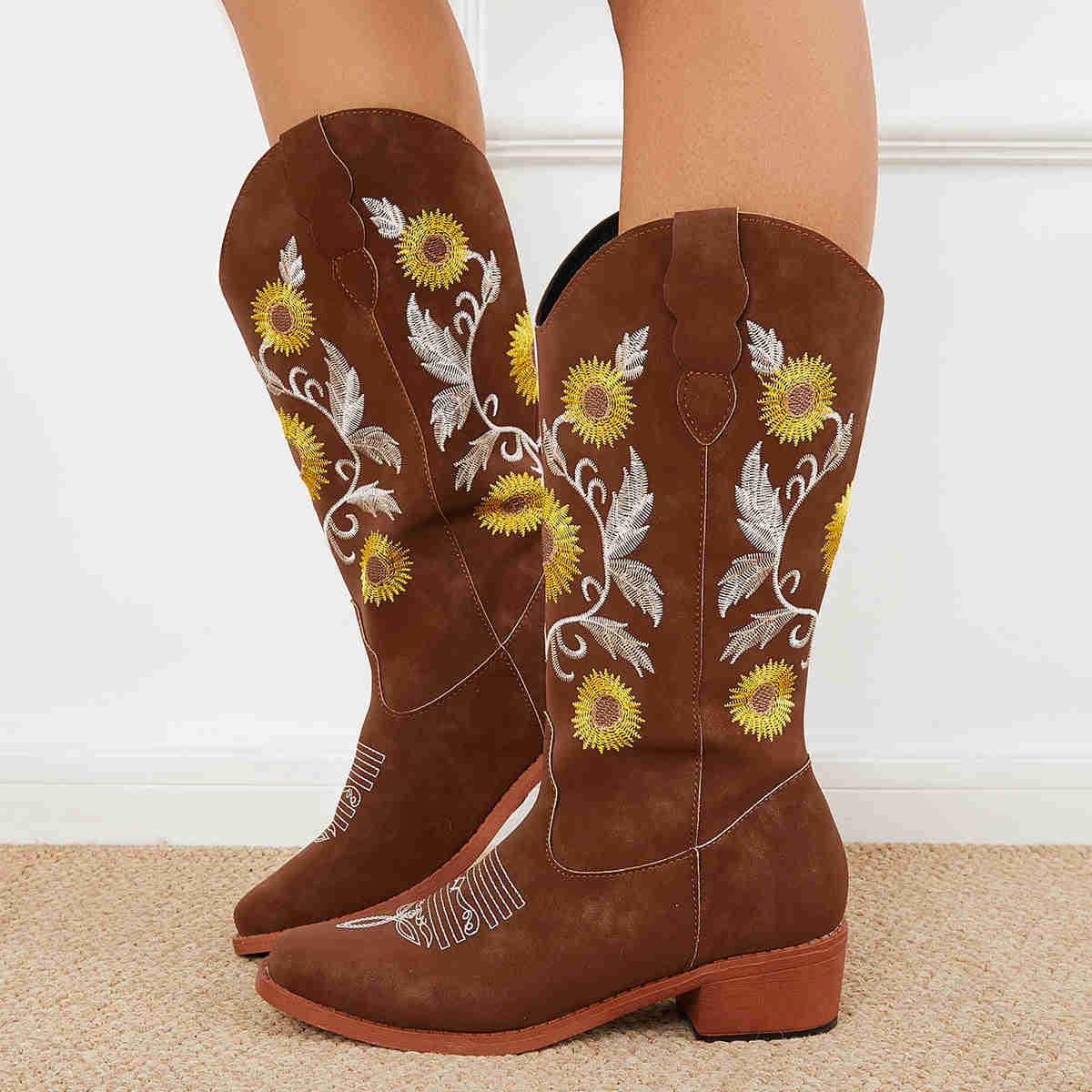 Retro Embroidered Western Cowboy Boots with Chunky Heel