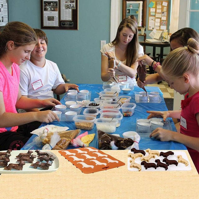 Silicone Dog Shaped Ice Cube Tray for Fun Ice Making