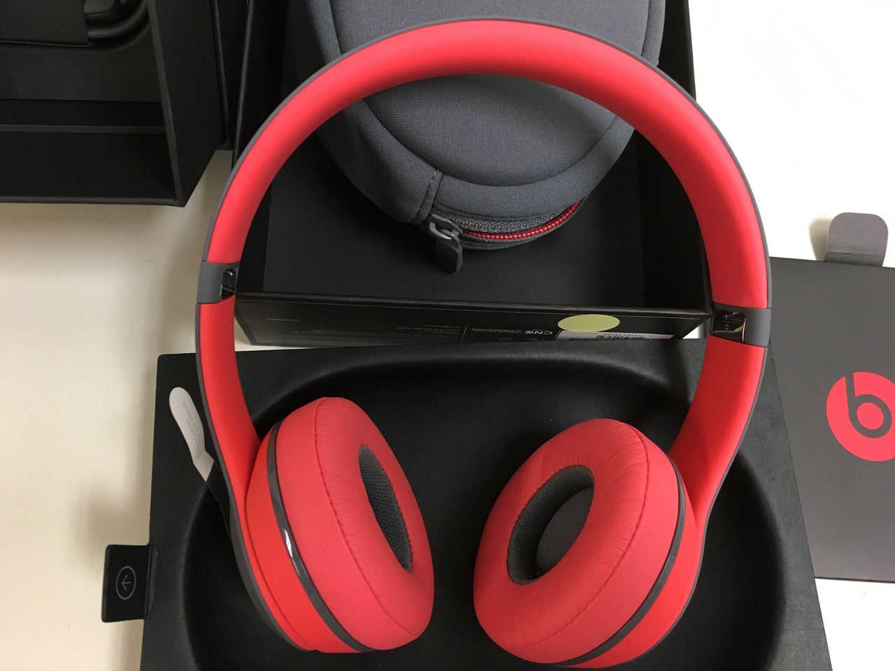 Beats Solo2 Wireless On-Ear Headphone - Siren Red Active