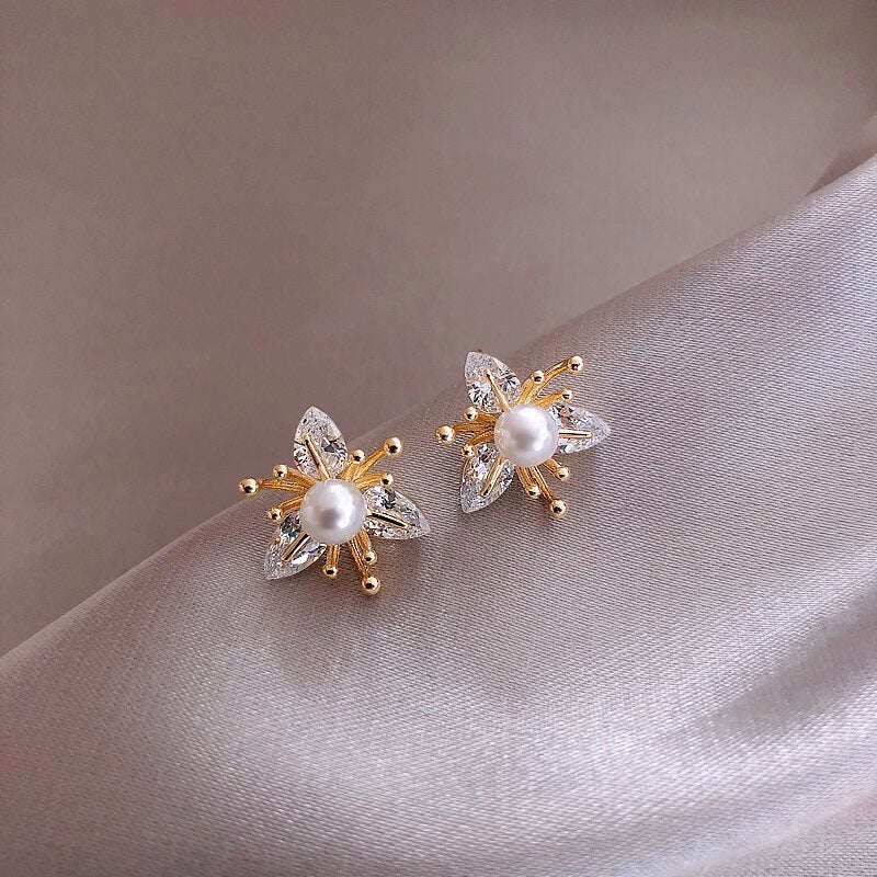 2022 Korean Design Jewelry Copper Inlaid Zircon Three Petal Flower Earrings