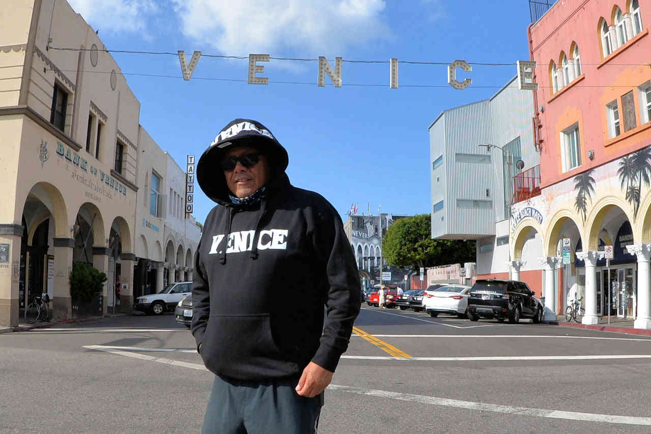 VENICE STREET WEAR HOODIE - Classic Pullover with Front Graphic