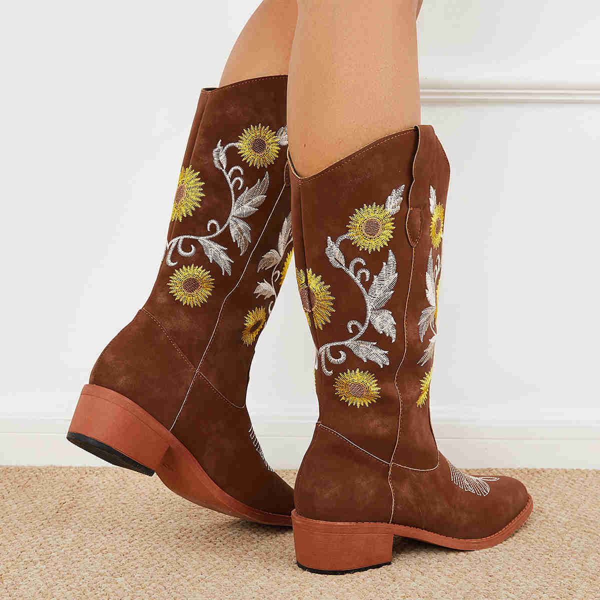 Retro Embroidered Western Cowboy Boots with Chunky Heel