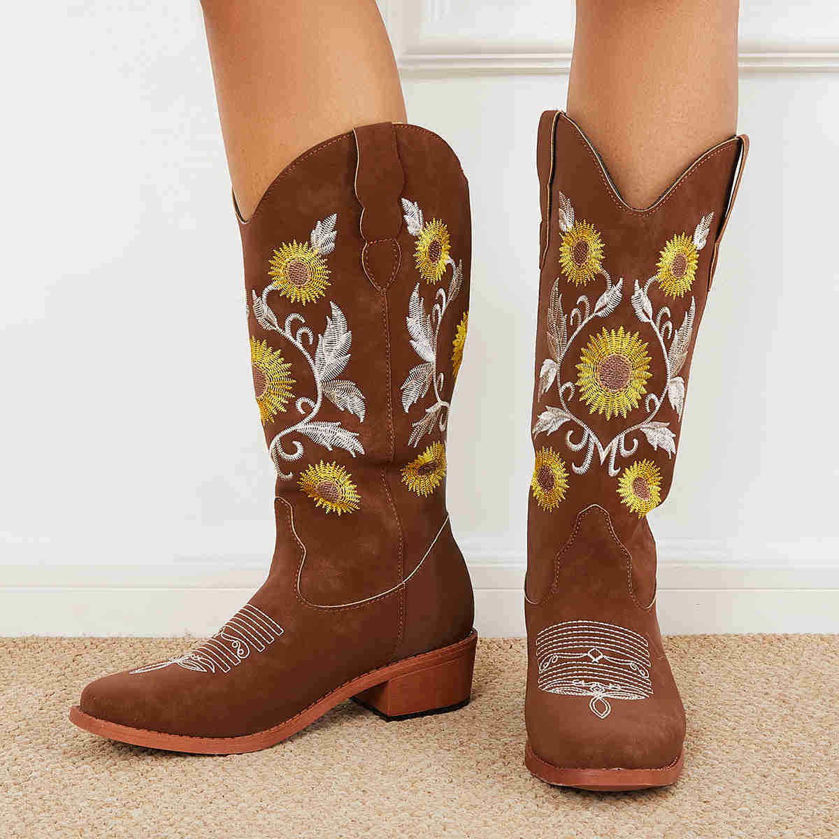 Retro Embroidered Western Cowboy Boots with Chunky Heel