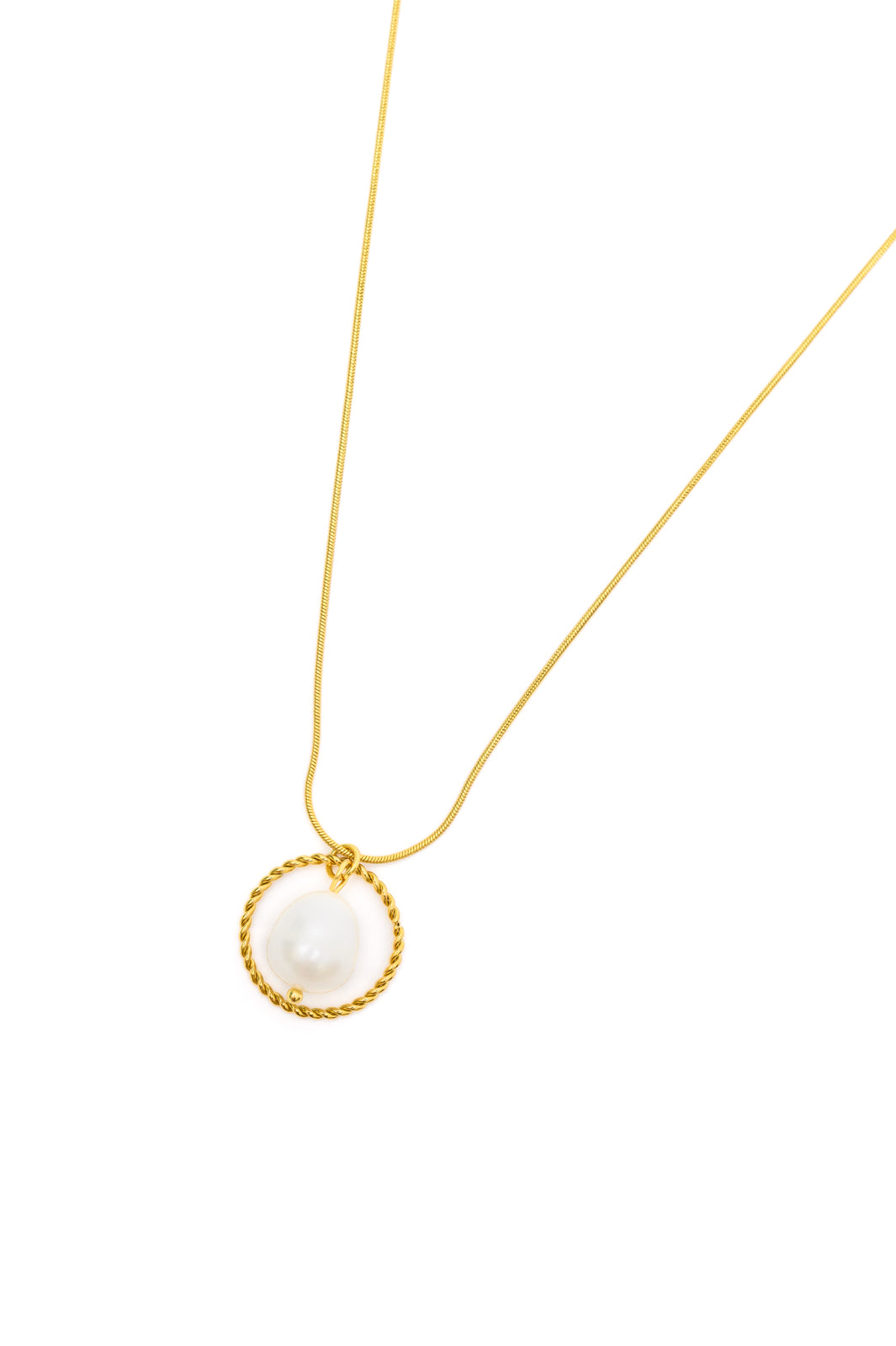 Center of the World Pearl Pendant Necklace - Elegant 18k Gold-Plated Stainless Steel Jewelry