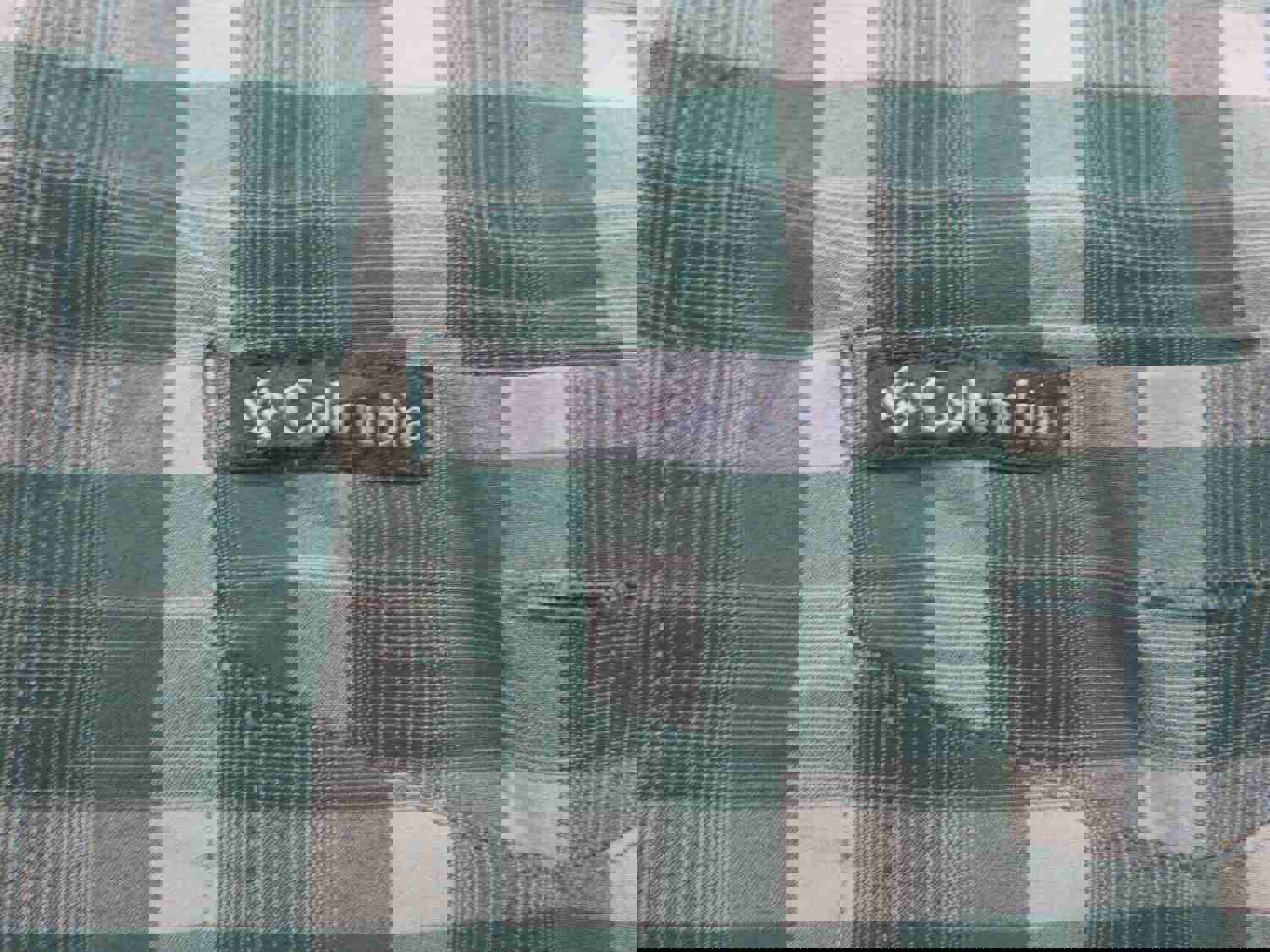 Columbia Men's Green Short Sleeve Plaid Button-Up Shirt - Small Size
