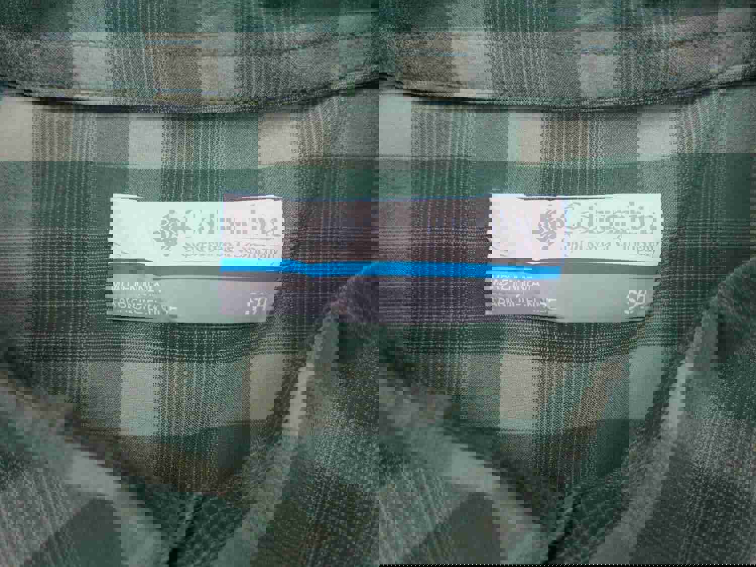 Columbia Men's Green Short Sleeve Plaid Button-Up Shirt - Small Size