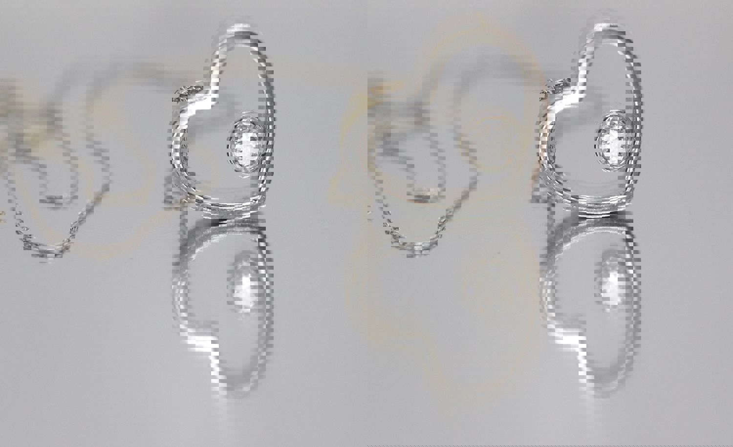 18k Open Heart 0.21ct Diamond Solitaire Pendant with 14k Thin Necklace