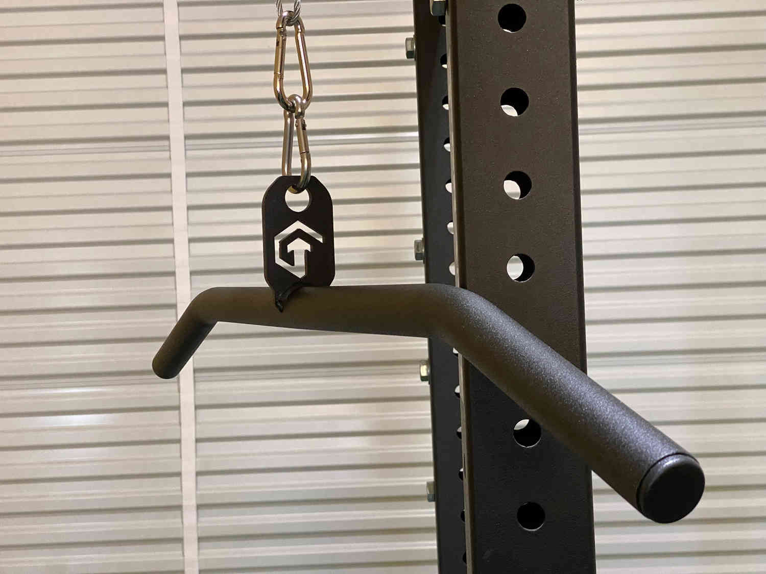 Granite Fitness 37 Textured Lat Pull Down Bar & Carabiner