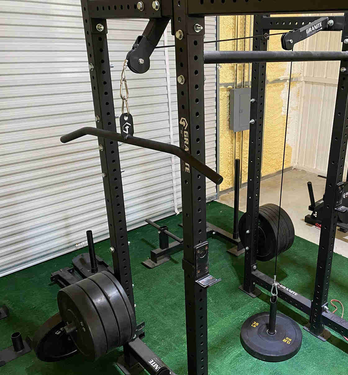 Granite Fitness 37 Textured Lat Pull Down Bar & Carabiner