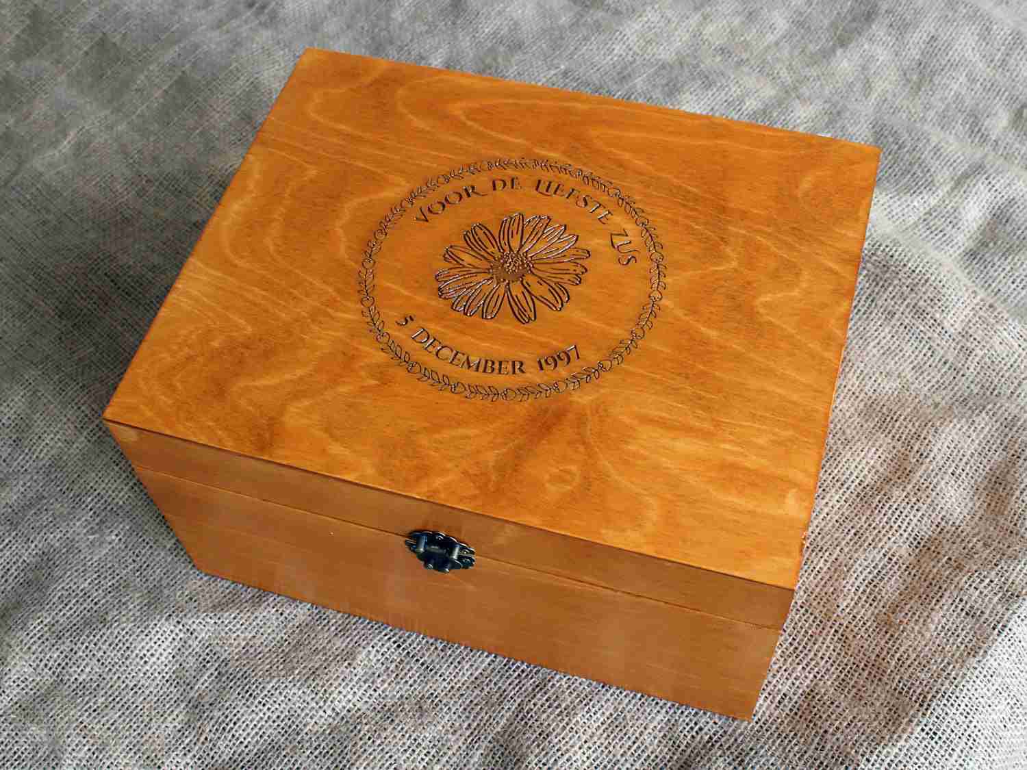 Personalized Wooden Keepsake Box for Couples - Wedding & Anniversary Gift