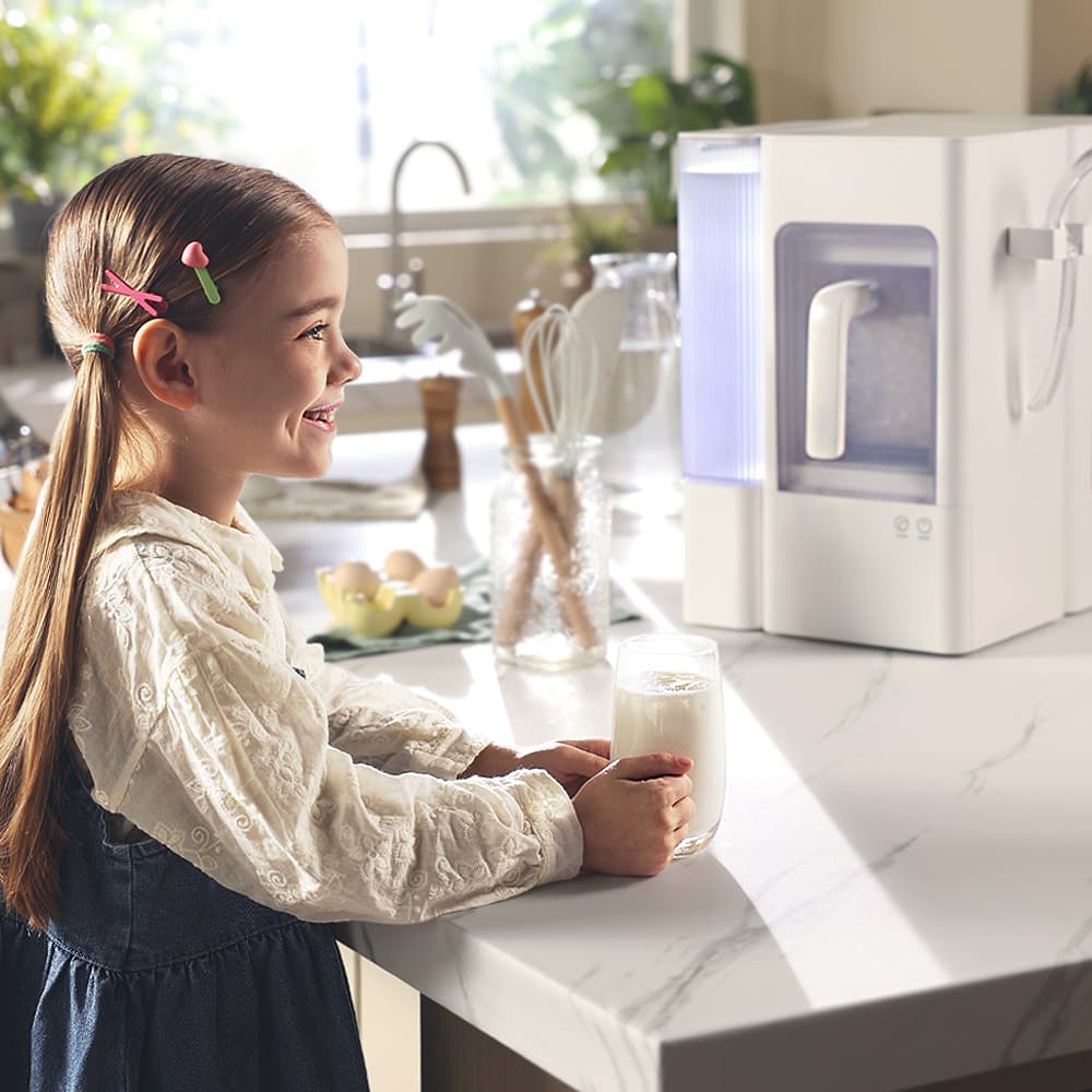 GEVI Adella Ice Maker - Compact and Efficient Ice Making Appliance