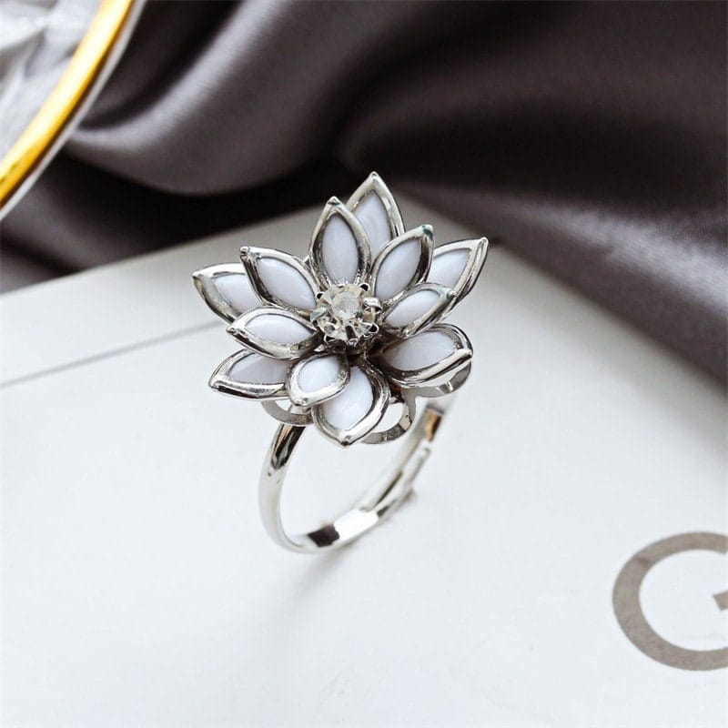 Snow Lotus Flower Ladies Ring - Minimalist Jewelry Gift for Her