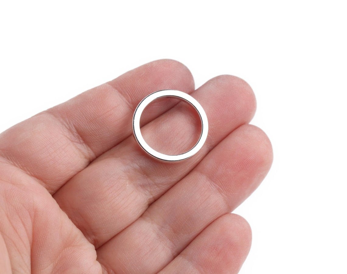 4 Round Ring Link Beads in Silver Plated, Small O Rings for Purses and Jewelry, Flat Washer Hardware, Metal Brass, 20mm