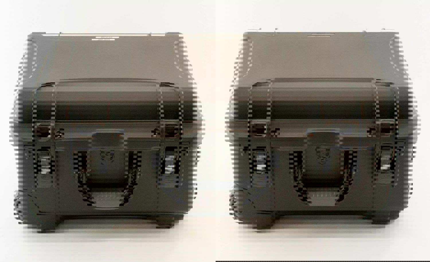 SanDisk Professional G-RAID Shuttle 4-Bay RAID Array Waterproof Case with Wheeled Design