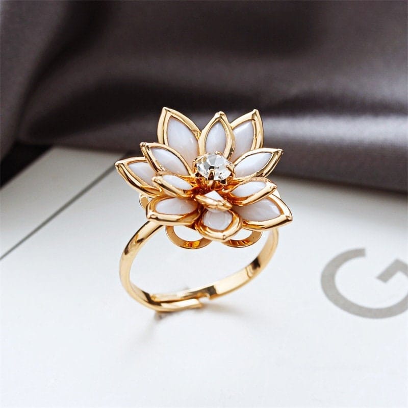Snow Lotus Flower Ladies Ring - Minimalist Jewelry Gift for Her
