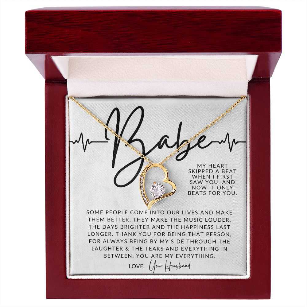 Babe, My Heart Beat - Elegant Open-Heart Pendant Necklace for Her