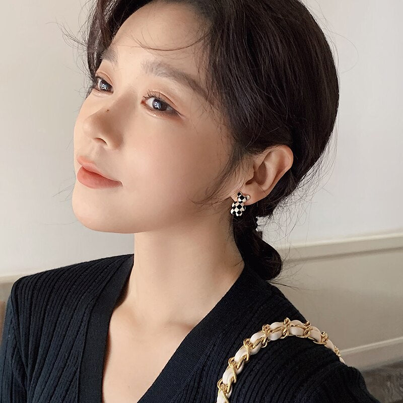 South Korea Design Cute Bear Black and White Dripping Earrings for Women