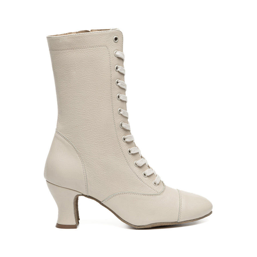 The Cambridge Boot: Bixby Beige | 2.5 Le Roi | MED | Suede Sole | Side Zipper