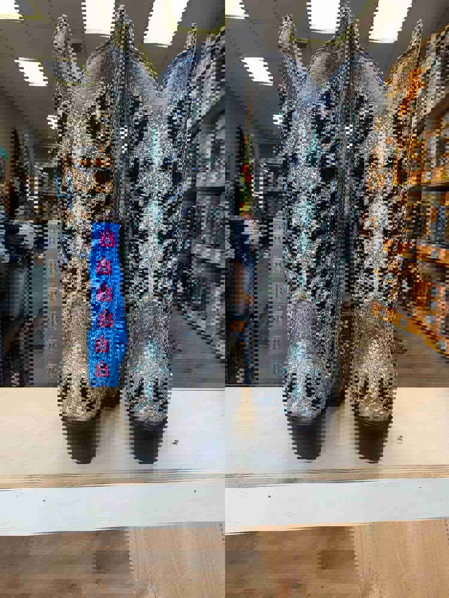 CORRAL WOMENS FLORAL EMBROIDERED WESTERN BOOTS - SNIP TOE