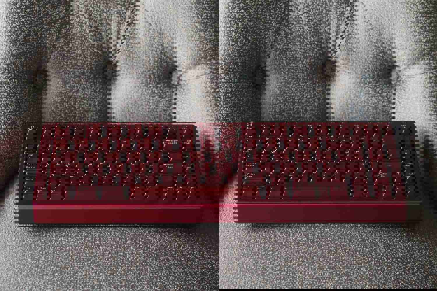 Jris75 PCB Gasket Mount Keyboard Kit - Wine Red & Black (PVD Weight)