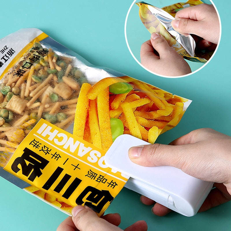 Portable Mini Heat Sealer for Plastic Bags - Food & Snack Storage Sealing Machine