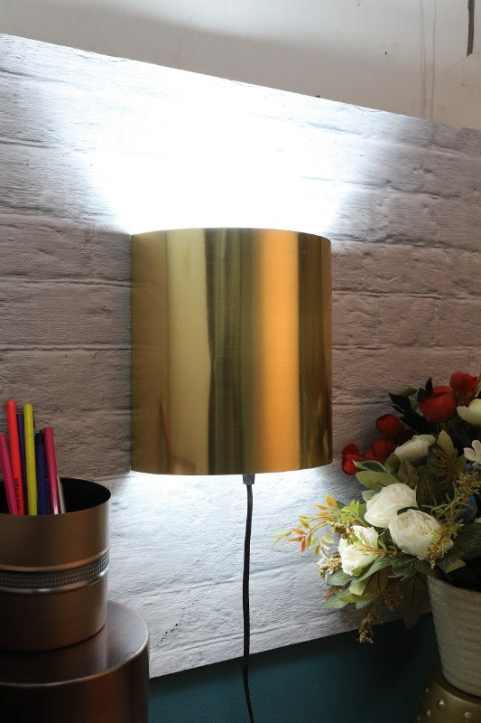 BTR CRAFTS Mounted Classic Wall Lamp in Golden Color (Bulb Not Included)