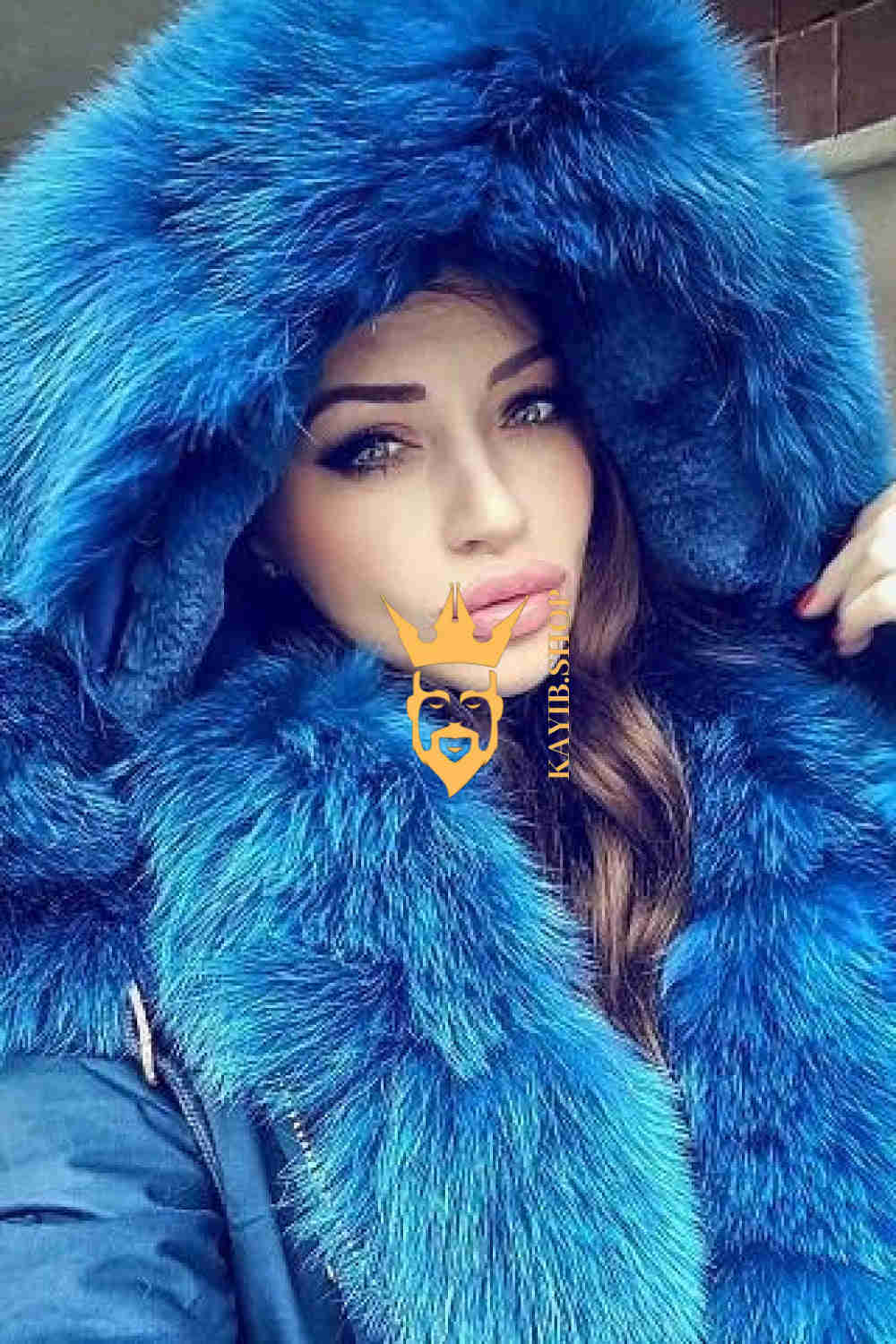 Ultimate Winter Parka - Eco-Friendly REPREVE Polyester Padding for Outdoor Activities