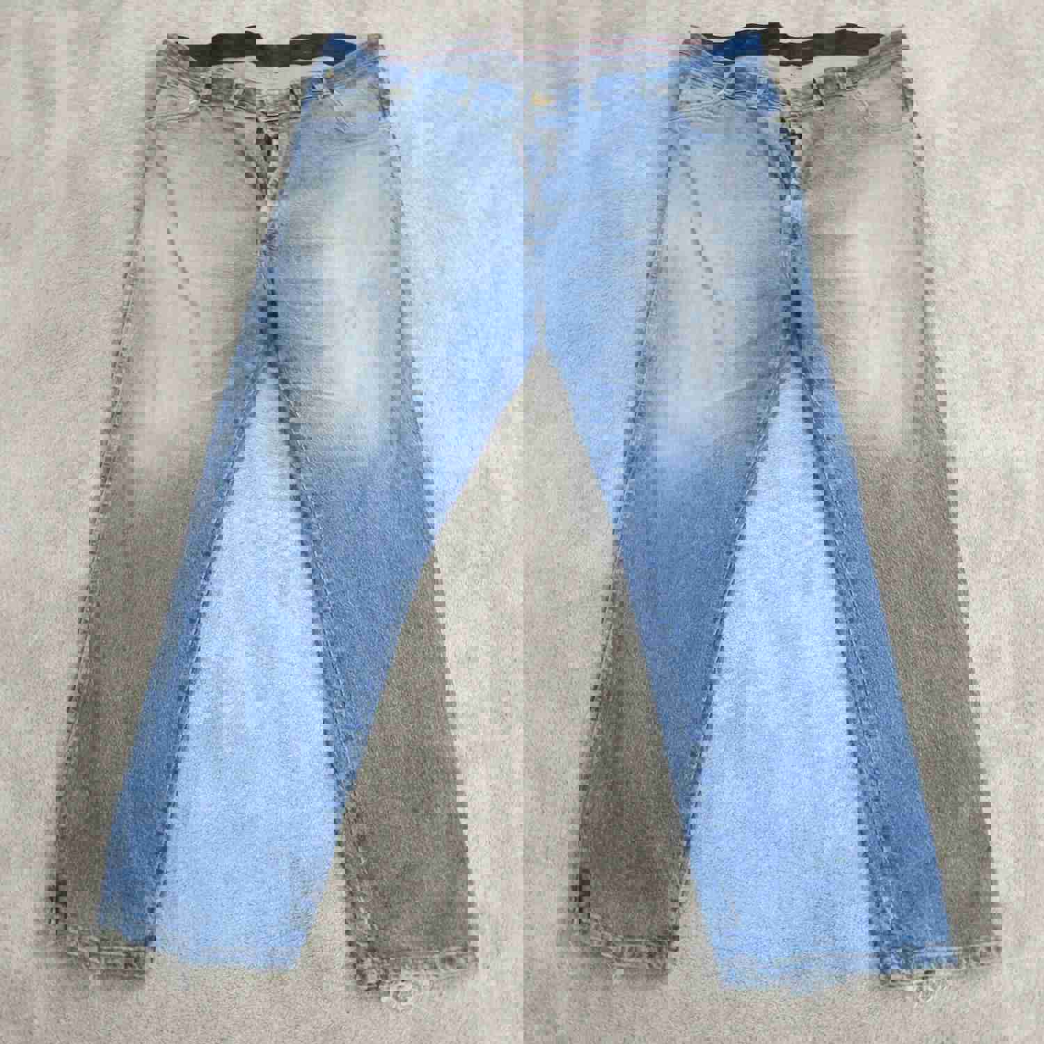 Wrangler Men's Blue Denim Straight Leg Jeans W44XL29 - Lightweight & High Rise