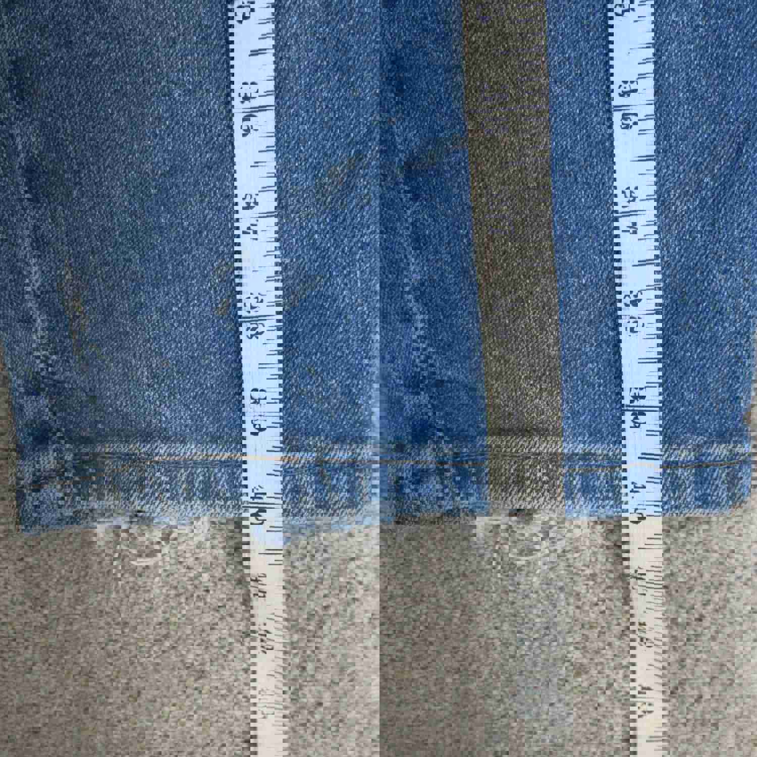 Wrangler Men's Blue Denim Straight Leg Jeans W44XL29 - Lightweight & High Rise