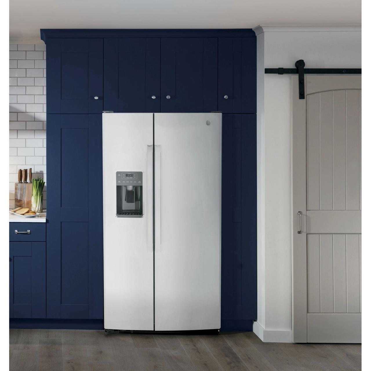 GE 36-inch, 25.3 cu. ft. Side-by-Side Refrigerator with Water and Ice Dispenser GSS25GYPFS