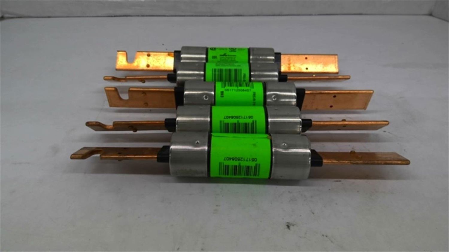 Bussman Fusetron FRS-R-70 Energy Efficient Dual-Element Time-Delay Fuse Lot Of 5