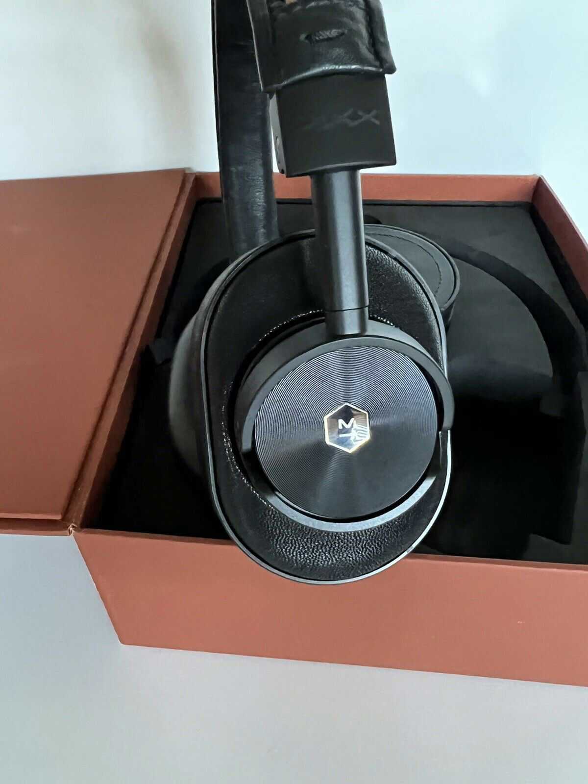 NWT Ermenegildo Zegna Couture Master Dynamic Wireless Leather Headphones MW60