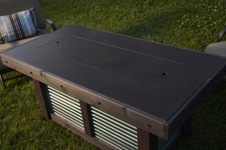 The Outdoor Greatroom Company Denali Brew Linear Fire Pit Table