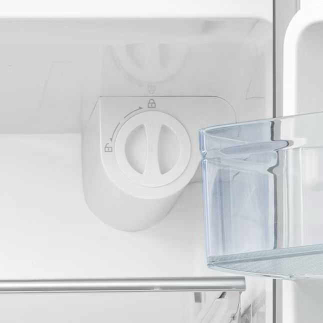 Hisense 25.4-cu ft French Door Refrigerator with Dual Ice Maker and Water Dispenser