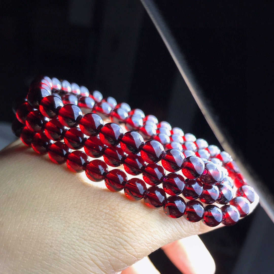 Natural Wine Red Garnet Three Ring Bracelet with 5.6-5.7mm Beads