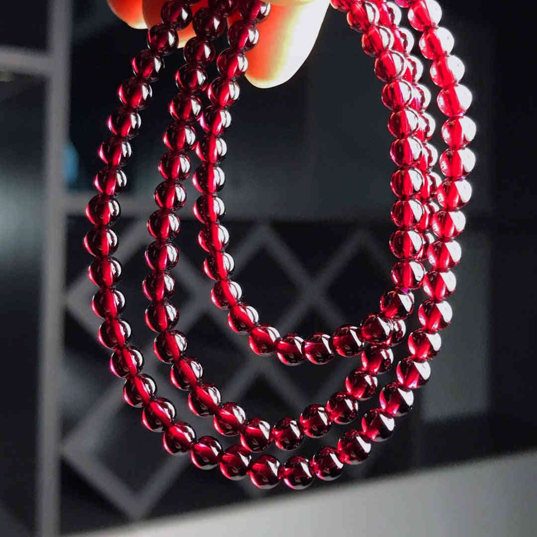 Natural Wine Red Garnet Three Ring Bracelet with 5.6-5.7mm Beads