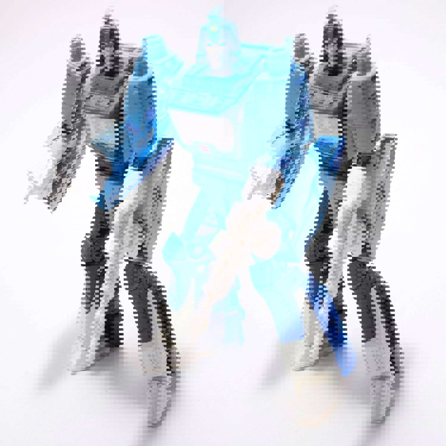 Transformers The Movie 1986 Studio Series Blurr Deluxe Class Action Figure - Complete Edition