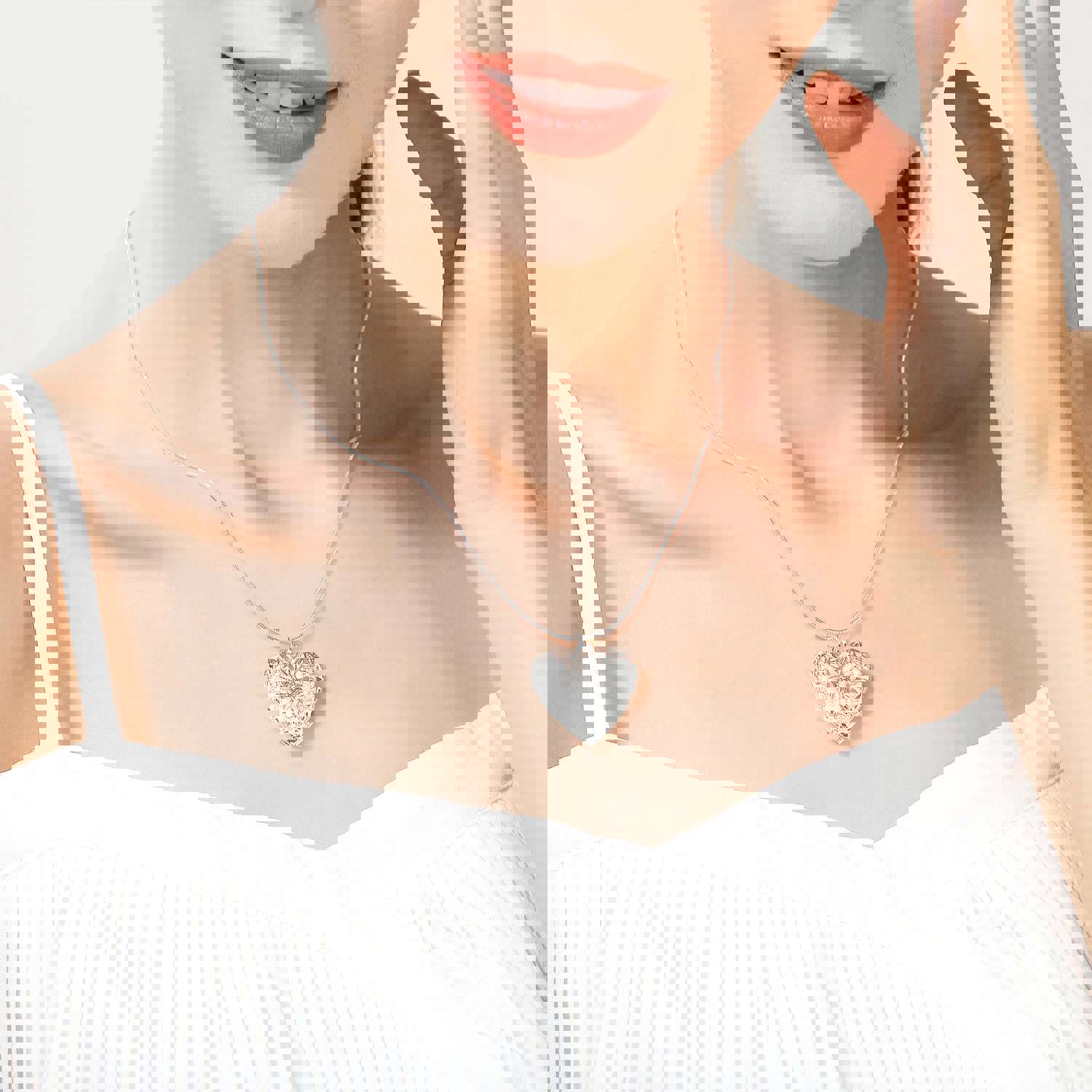 DOTEFFIL 925 Sterling Silver Heart Photo Frame Pendant Necklace for Women