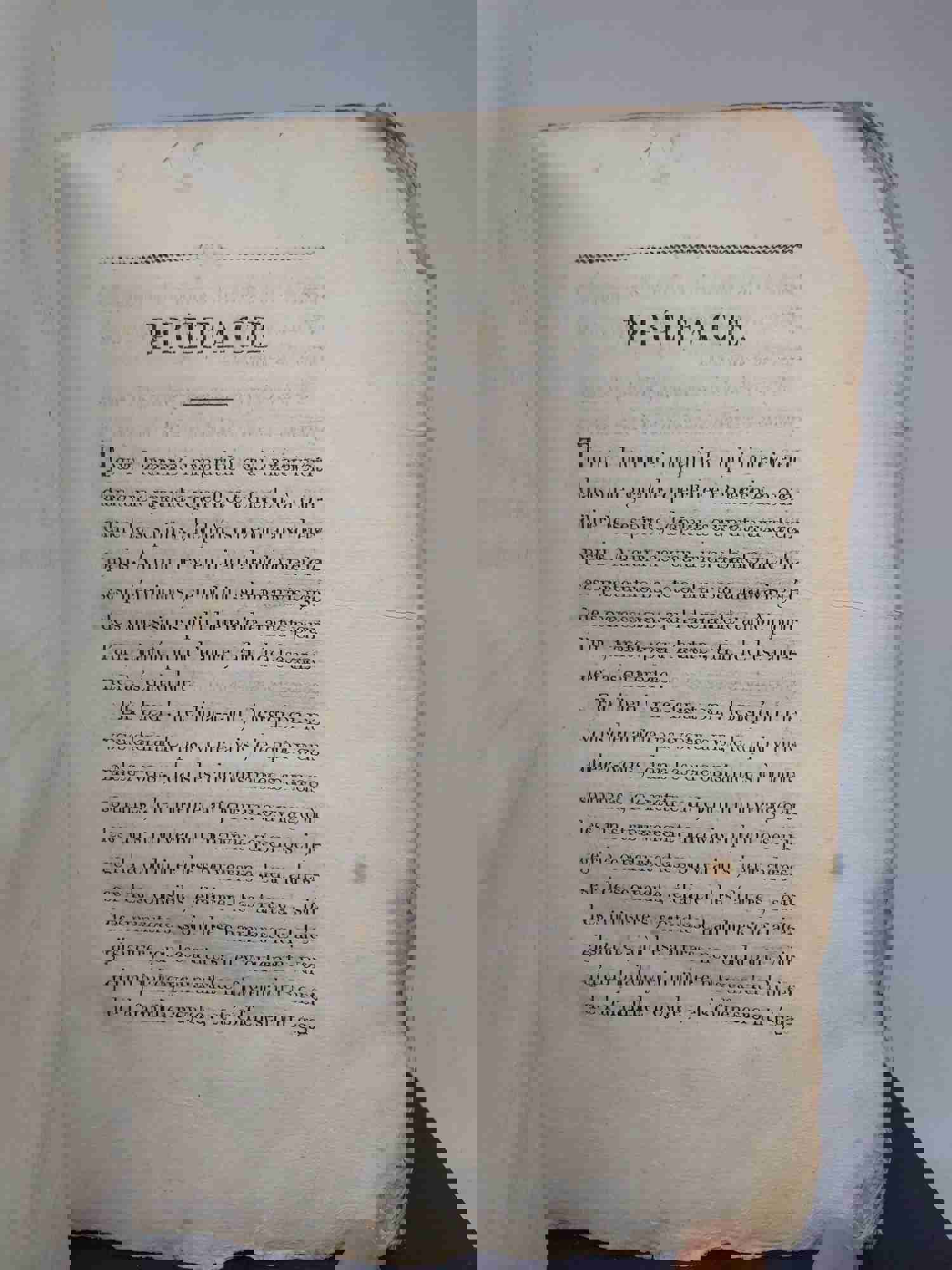 Justification des griefs imputés au Roi et a la famille Royale; renfermant le développement des principes dun gouvernement représentatif, et de lesprit dune charte constitutionelle, 1815. 1st Edition