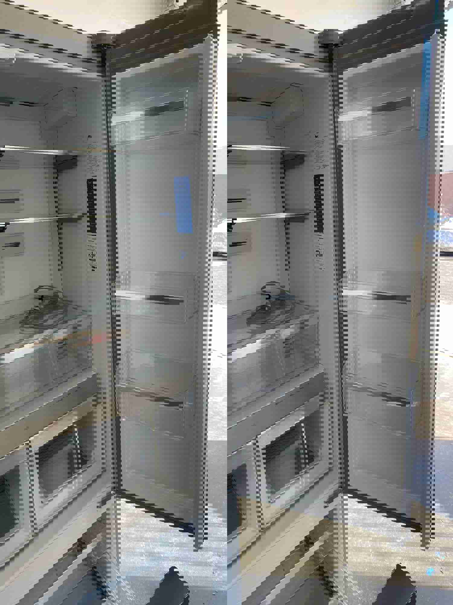 Thermador Masterpiece Series T36FT810NS 36 Inch Freestanding French Door Smart Refrigerator